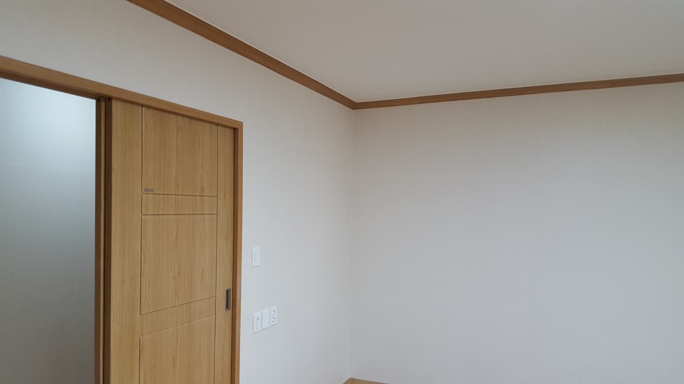 천정의 마감하는 방법 또한 아파트식으로 천정을 평면 천정으로 마감할수도 있을것이다